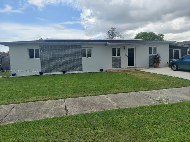 1 of 33 - 14270 Sw 285th St, Homestead, FL