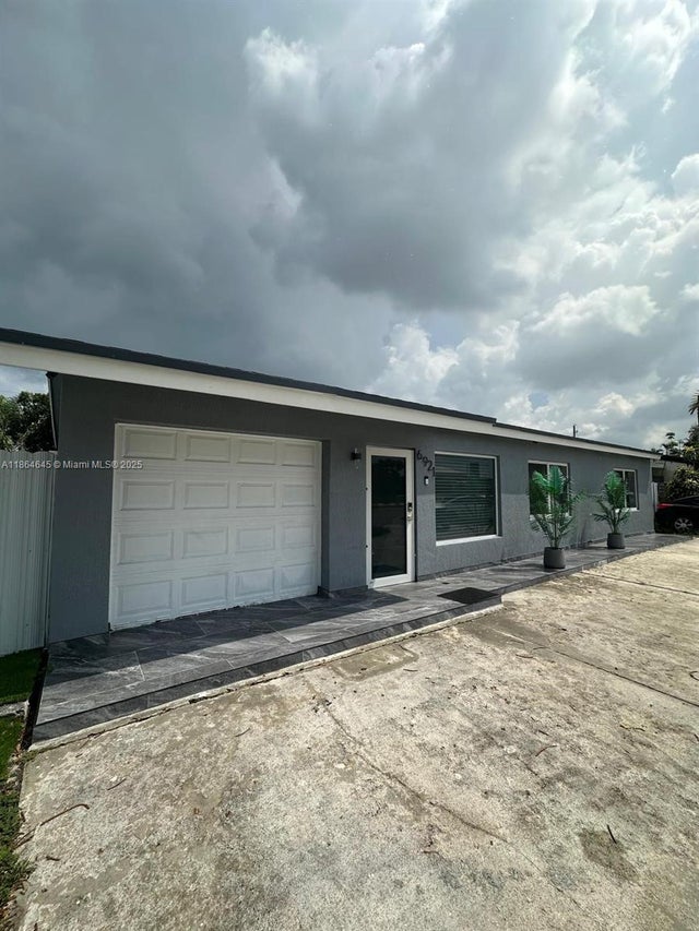 1 of 44 - N/A, Hollywood, FL