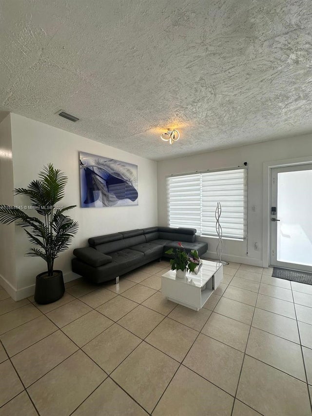 5 of 44 - N/A, Hollywood, FL