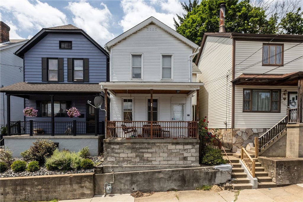 212 Amabell Street, Mt Washington