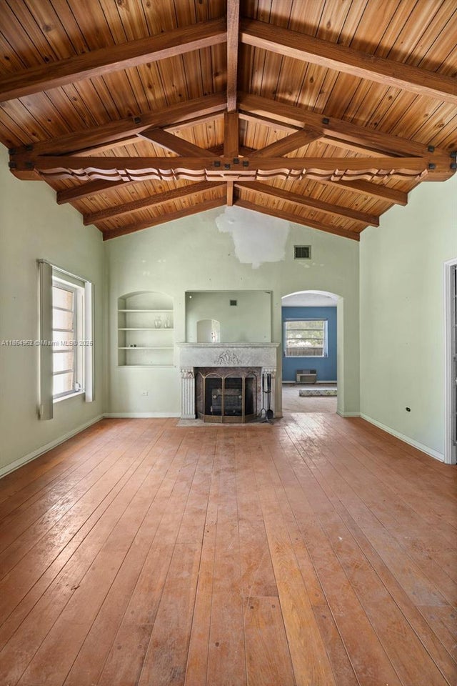 4 of 15 - 531 Ne 55th Ter, Miami, FL