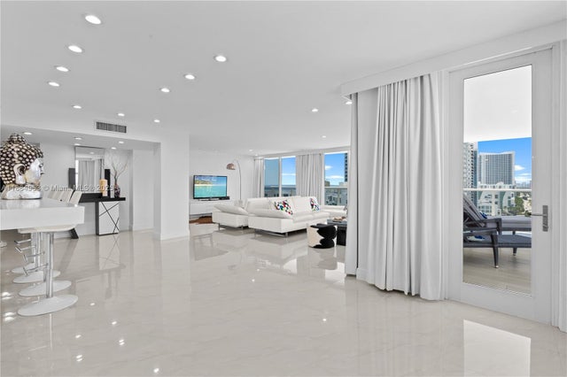 1 of 16 - 2751 S Ocean Dr Ph08n, Hollywood, FL