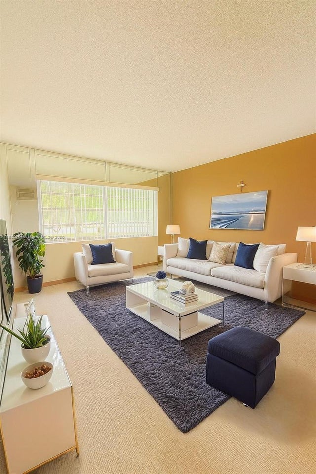 2 of 17 - 5011 W Oakland Park Blvd 207, Lauderdale Lakes, FL