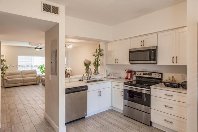 4 of 19 - 23 Simonton Cir, Weston, FL