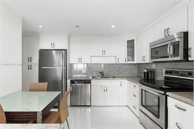 4 of 19 - 2101 S Ocean Dr 1203, Hollywood, FL