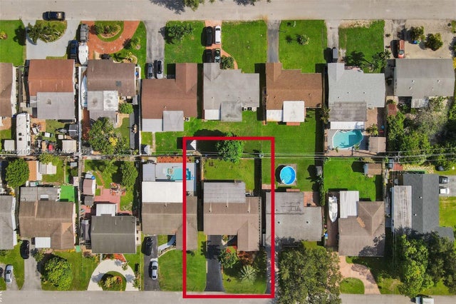 5 of 28 - 8571 Nw 15th Ct, Pembroke Pines, FL