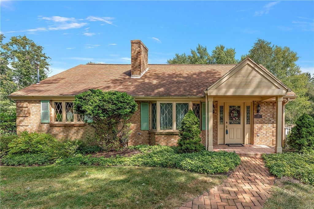 190 Chapel Drive, Pine