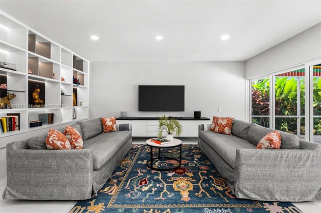1 of 30 - 1410 Cleveland Rd, Miami Beach, FL
