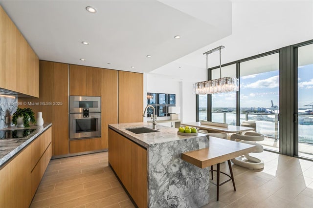 4 of 21 - 500 Alton Rd 1803, Miami Beach, FL