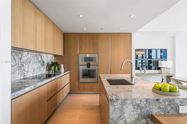 5 of 21 - 500 Alton Rd 1803, Miami Beach, FL