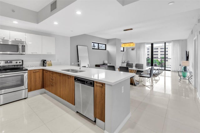 4 of 40 - 1120 98th St 403, Bay Harbor Islands, FL