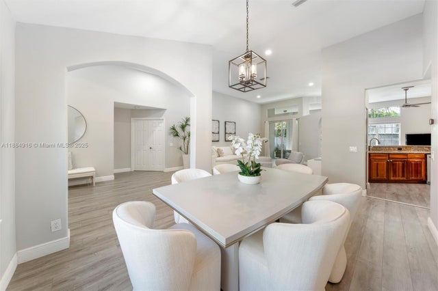 4 of 26 - 2587 Jardin Ct, Weston, FL