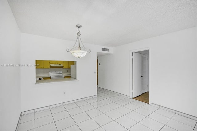 5 of 29 - 1900 W 68th St C203, Hialeah, FL