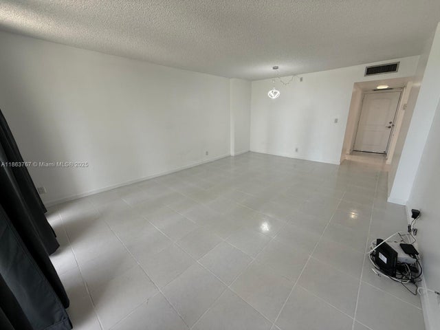 5 of 25 - 100 Bayview Dr 412, Sunny Isles Beach, FL
