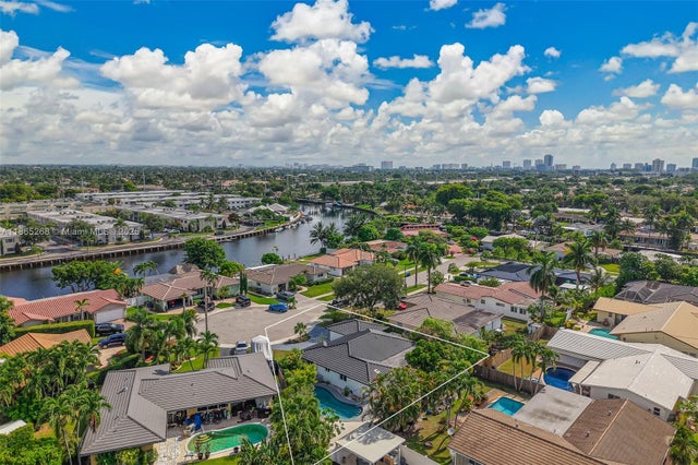 5 of 40 - 1830 Ne 65th Ct, Fort Lauderdale, FL