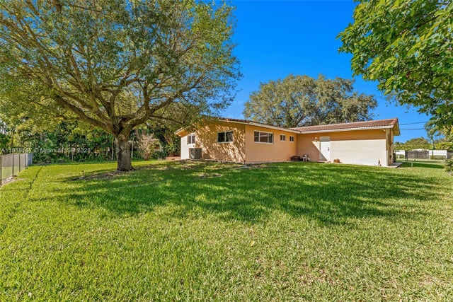 4 of 34 - 17221 Sw 87th Ct, Palmetto Bay, FL