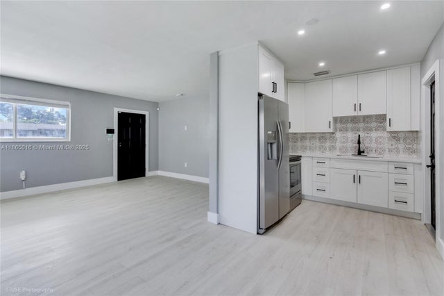 1 of 72 - 1000 N 71st Ter, Hollywood, FL