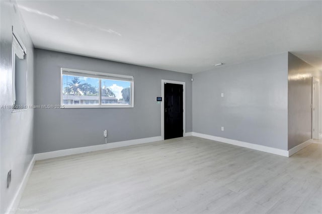 2 of 72 - 1000 N 71st Ter, Hollywood, FL
