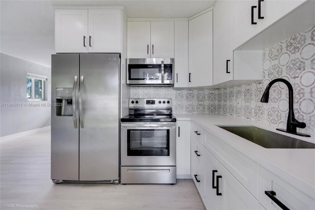 3 of 72 - 1000 N 71st Ter, Hollywood, FL