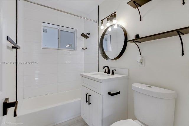 5 of 72 - 1000 N 71st Ter, Hollywood, FL