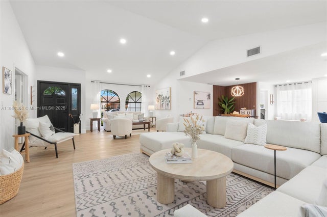 5 of 35 - 1360 Nw 108th Ave, Coral Springs, FL