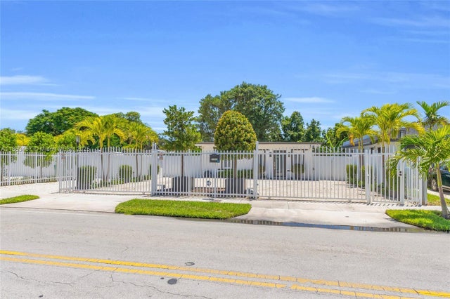 4 of 49 - 11840 Sw 220th St, Miami, FL