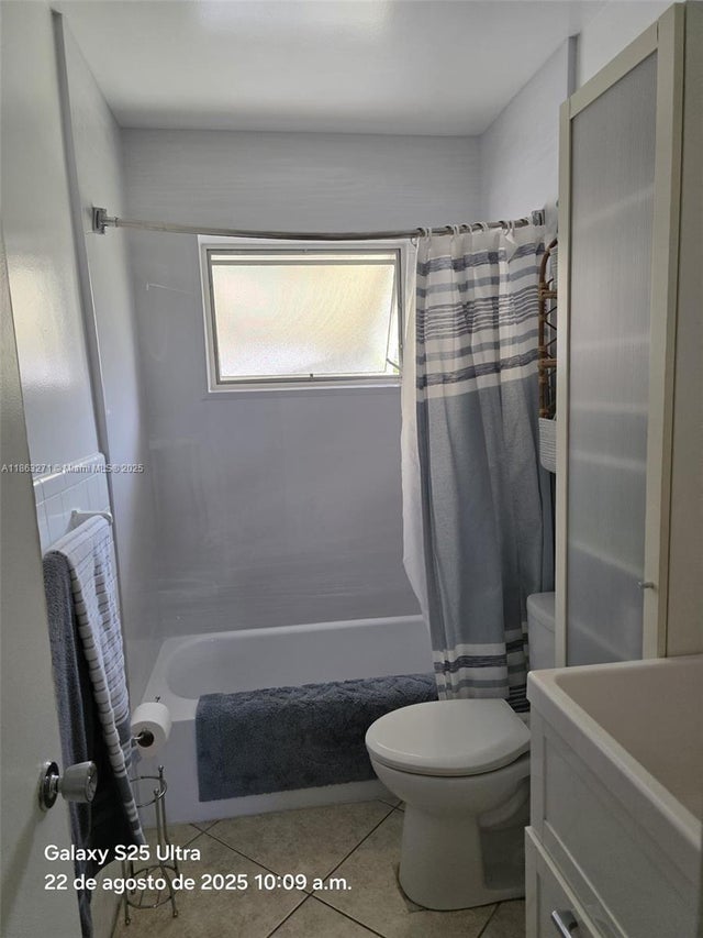 4 of 36 - 2241 Monroe St 8, Hollywood, FL