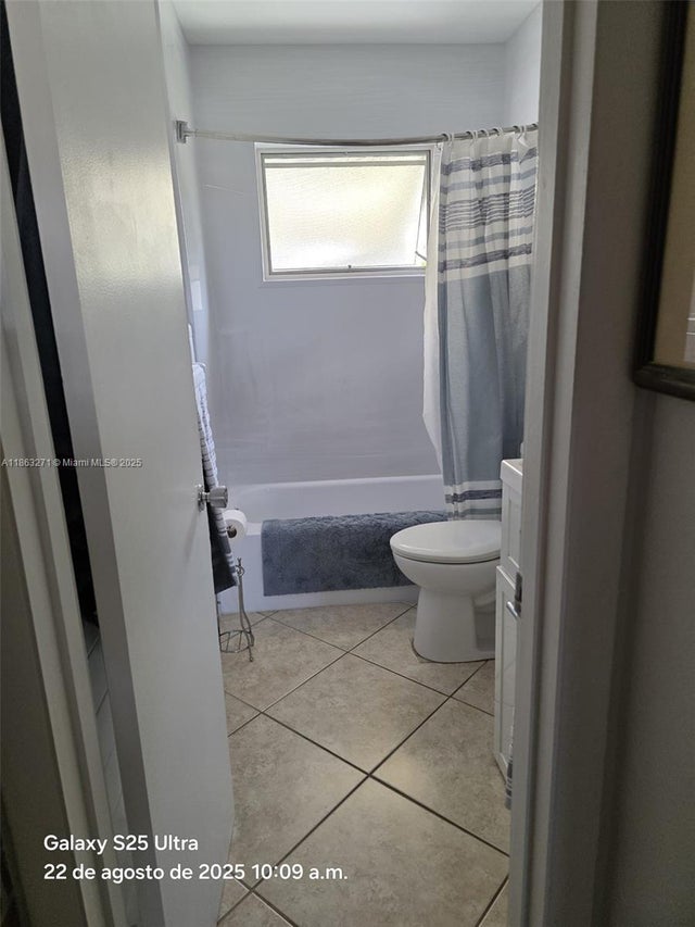 5 of 36 - 2241 Monroe St 8, Hollywood, FL