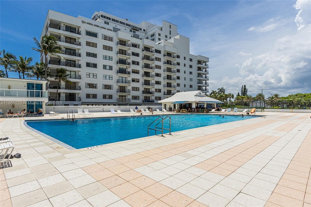 5445 Collins Ave P2, Miami Beach