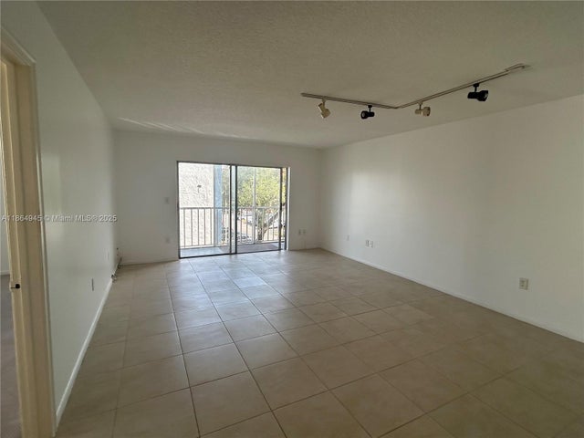 2 of 6 - 16750 Ne 10th Ave 322, North Miami Beach, FL