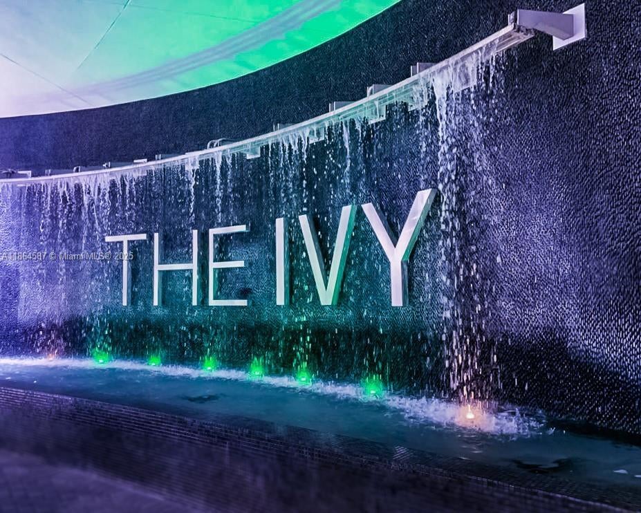 90 Sw 3rd St 2103, Miami