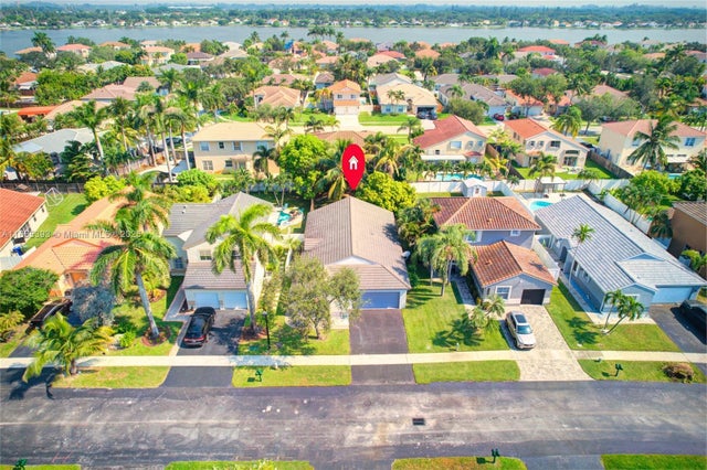 3 of 38 - 19253 Nw 22nd St, Pembroke Pines, FL