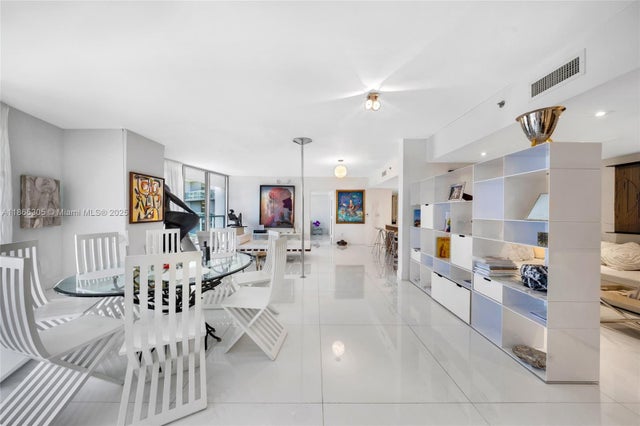2 of 30 - 475 Brickell Ave 712-714, Miami, FL