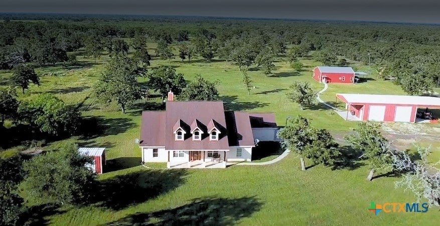 949 Abrameit Road, Goliad