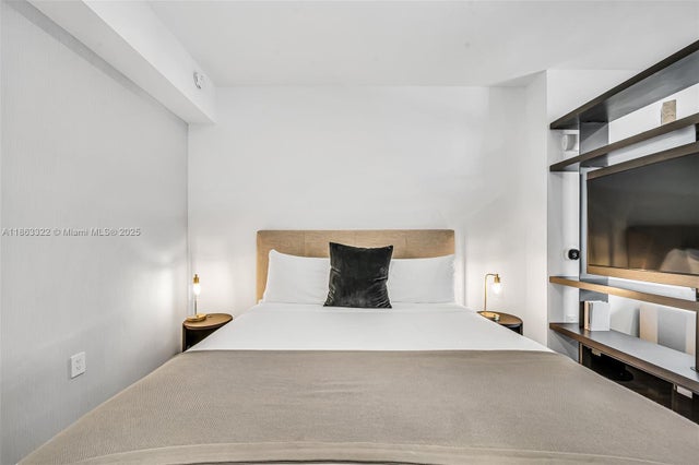 4 of 33 - 398 Ne 5 4416, Miami, FL