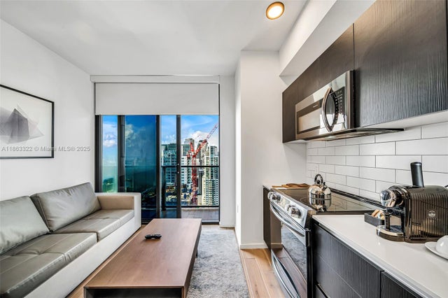 5 of 33 - 398 Ne 5 4416, Miami, FL