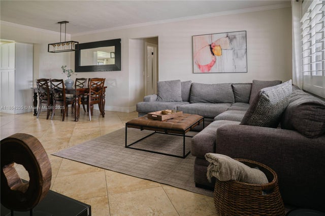 4 of 32 - 8811 Nw 15th St, Pembroke Pines, FL