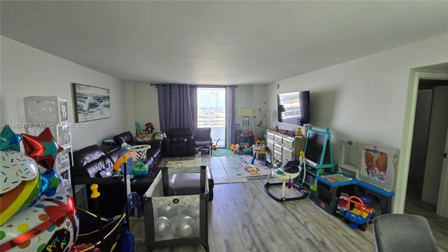 3 of 41 - 2500 Parkview Dr 2312, Hallandale Beach, FL