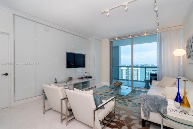 2 of 32 - 6799 Collins Ave Cph06, Miami Beach, FL