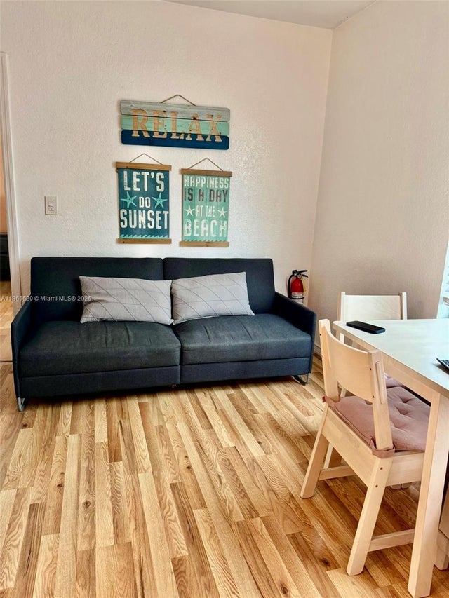 4 of 13 - 7326 Collins Ave 105, Miami Beach, FL