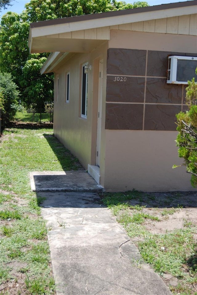3 of 41 - 3020 Nw 71st St, Miami, FL