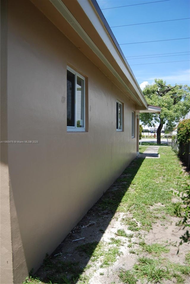 5 of 41 - 3020 Nw 71st St, Miami, FL