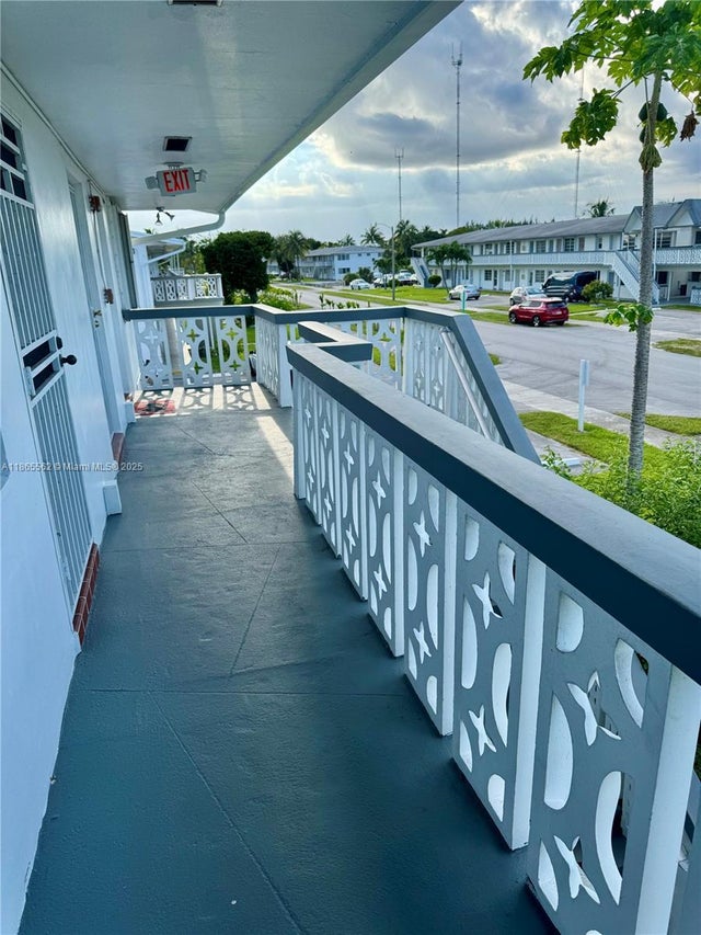 2 of 9 - 52 Ne 204th St 32, Miami Gardens, FL