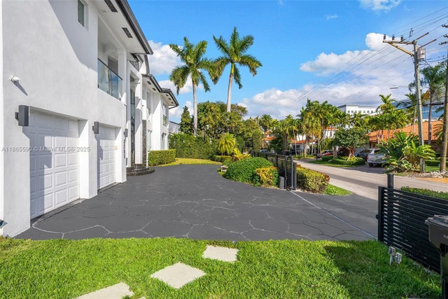 4 of 71 - 3251 Ne 164th St, North Miami Beach, FL