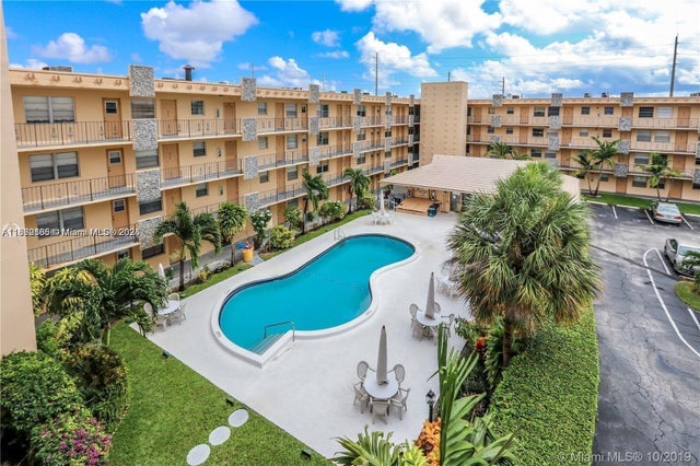 1 of 37 - 2145 Pierce St 421, Hollywood, FL