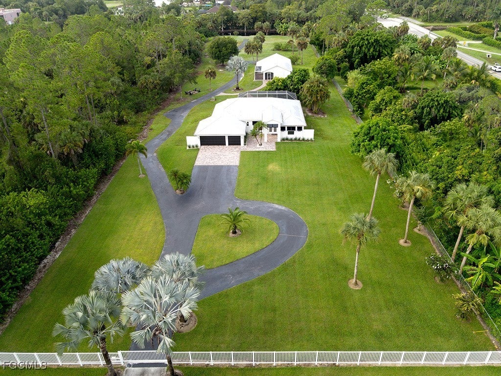 840 10th Ave Ne, Naples