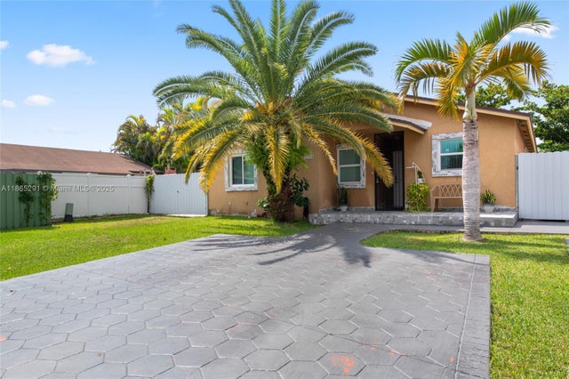 2 of 38 - 12500 Sw 251st Ter, Homestead, FL