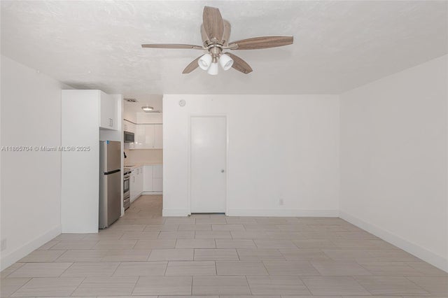 4 of 23 - 2901 Polk St 10, Hollywood, FL