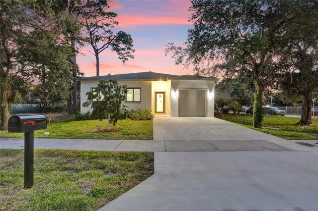 1 of 35 - 871 Nw 27th Ter, Fort Lauderdale, FL