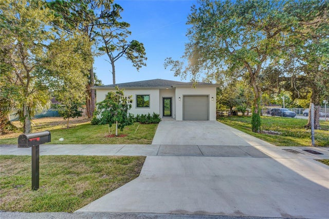 2 of 35 - 871 Nw 27th Ter, Fort Lauderdale, FL